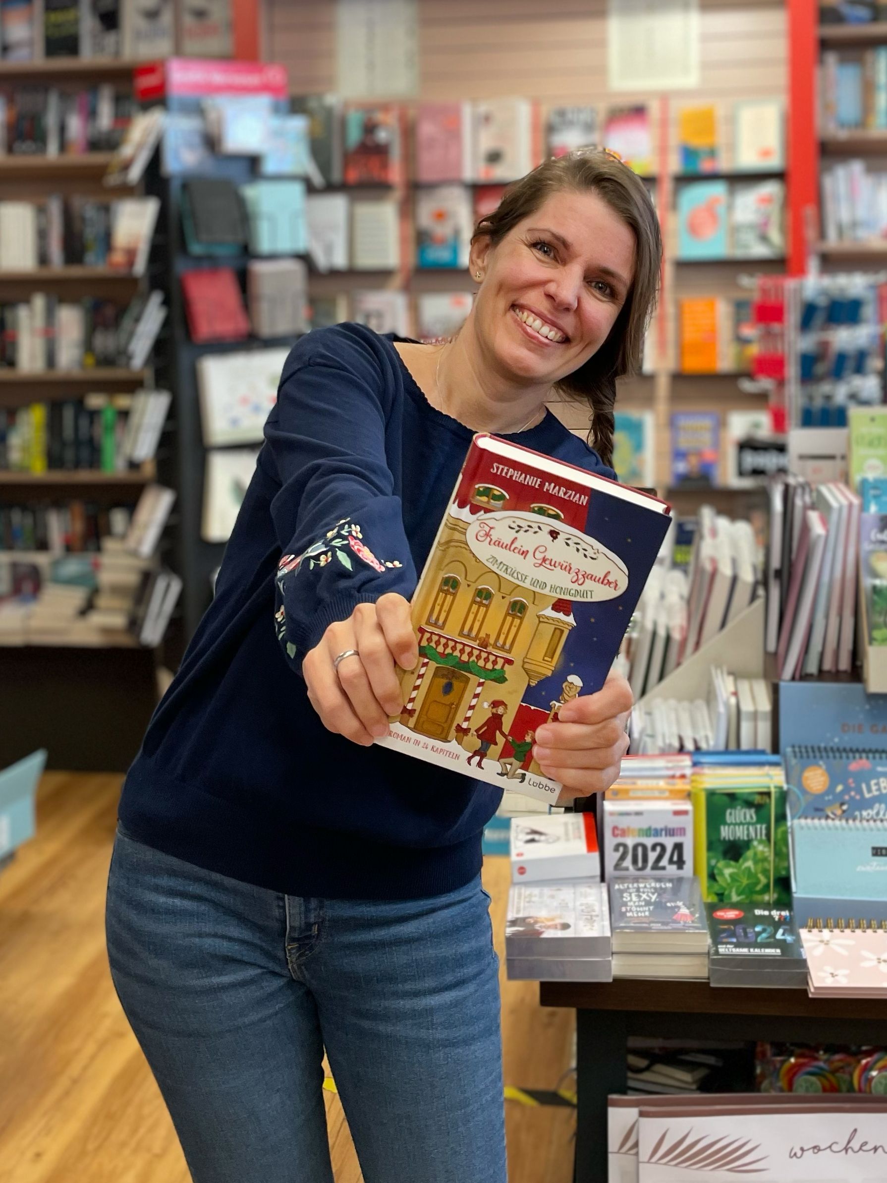 Zur Veröffentlichung von Fräulein Gewürzzauber - Zimtküsse und Honigduft am 29.9. gibt es eine Verlosungs-Aktion.